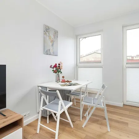 Red And Grey For 8 People In With Parking By Renters