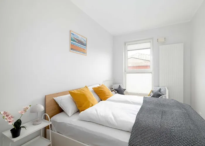 Apartment Red And Grey For 8 People In With Parking By Renters