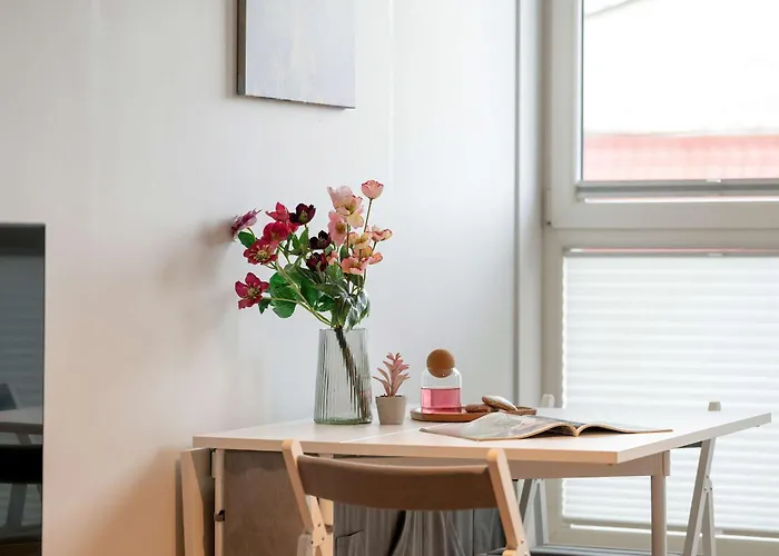 Red And Grey For 8 People In With Parking By Renters Apartment Posen