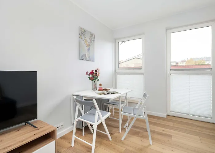 Red And Grey For 8 People In With Parking By Renters