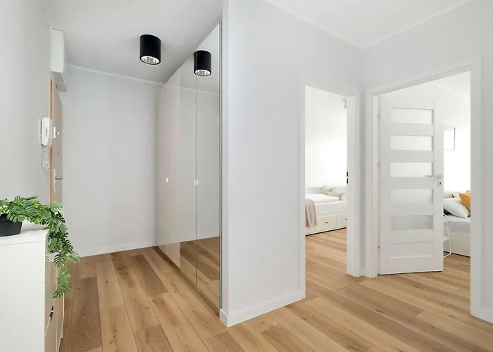 Red And Grey For 8 People In With Parking By Renters *