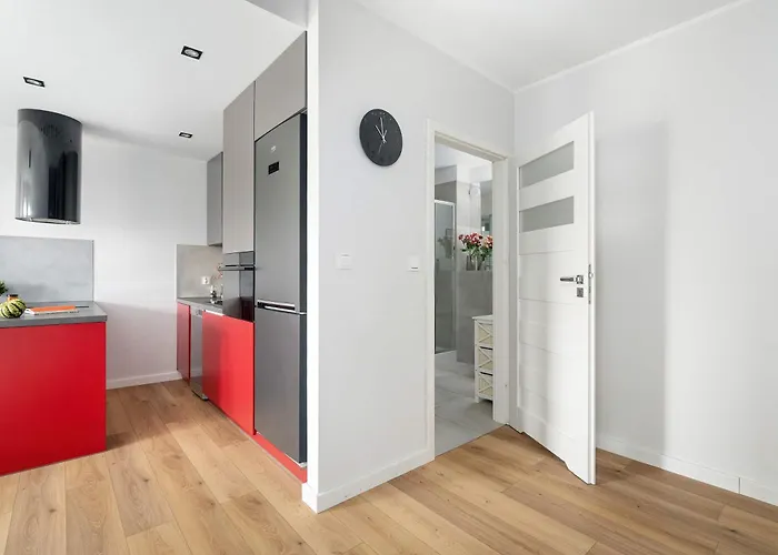 Red And Grey For 8 People In With Parking By Renters *