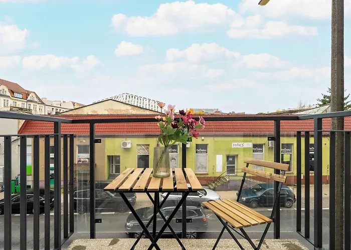 Red And Grey For 8 People In With Parking By Renters Apartment